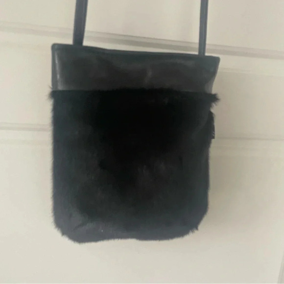 R.D. CUIR  ILES DE LA MADELAINE LEATHER RABBIT FUR SHOULDER CROSSBODY BAG - Picture 8 of 11